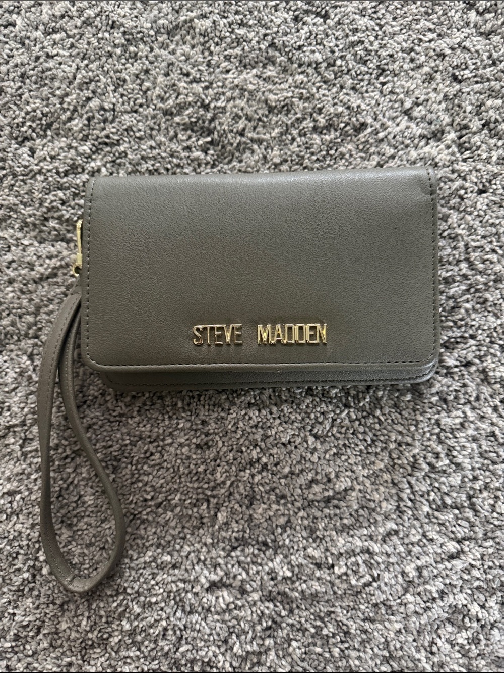 Steve Madden Olive Gray Women’s Wristlet Bifold Wallet with Gold Logo